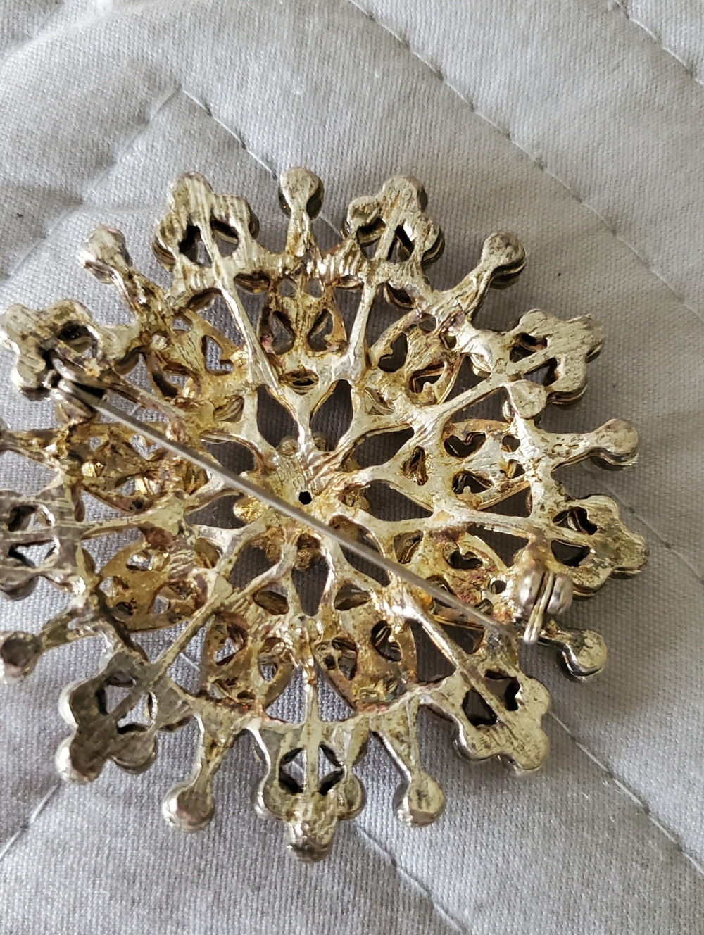 Snowflake Brooch - Picture 5 of 5